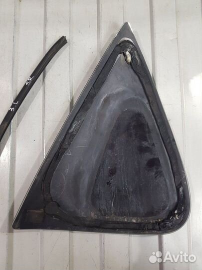 Стекло кузовное глухое левое Ssangyong Rexton GAB