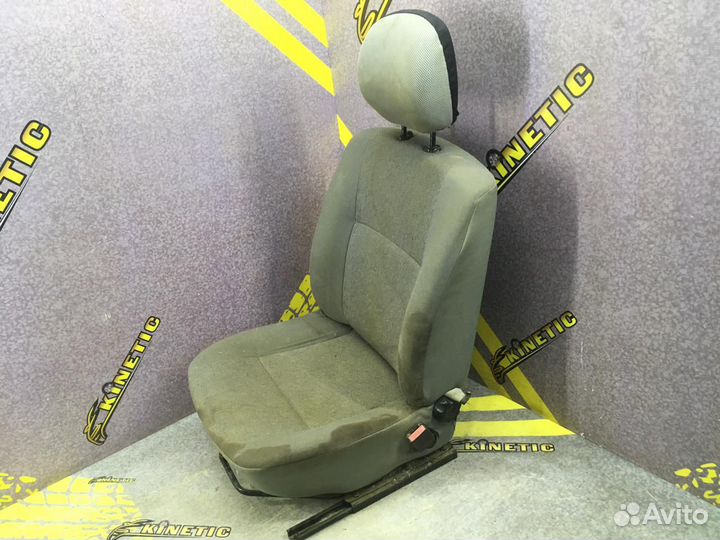 Сиденье пассажирское переднее Рено Логан 1