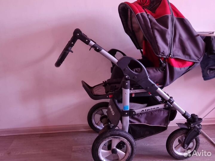 Прогулочная коляска 3в1