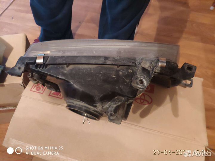 Фары на toyota carina