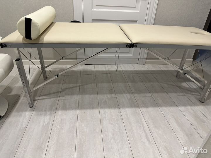 Массажный стол с регулировкой высоты