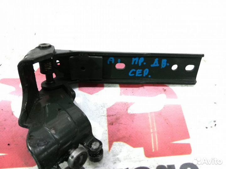 Ролик сдвижной двери Hyundai Starex A1 D4BB 2000