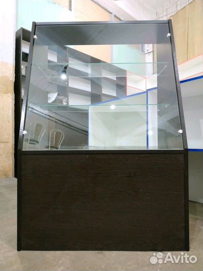 Торговый прилавок для магазина