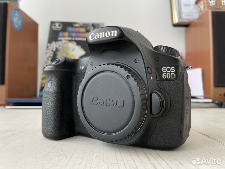 Зеркальный фотоаппарат Canon 60D