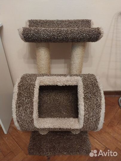 Кошачий домик с когтеточкой