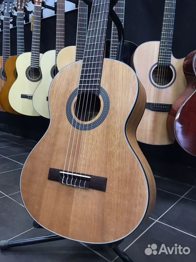 Классическая гитара 3/4 Индонезия Новая