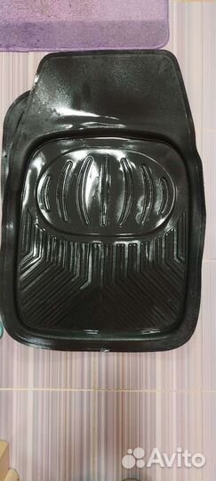 Автомобильные коврики универсальные