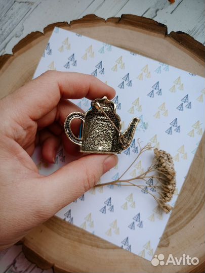 Брошь весенняя