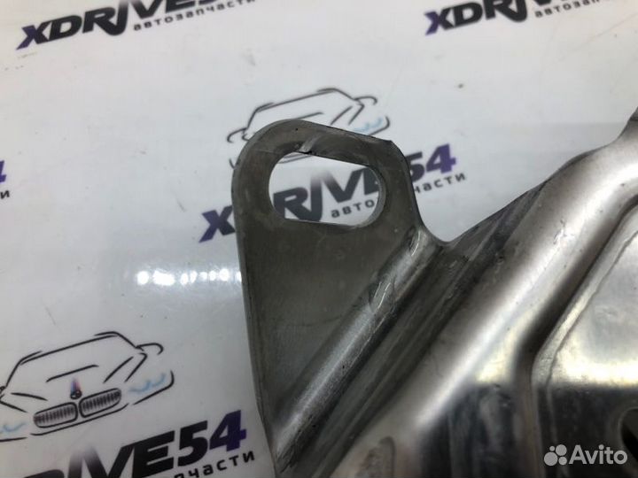 Кронштейн Mercedes-Benz C-Class W204 рестайл M271