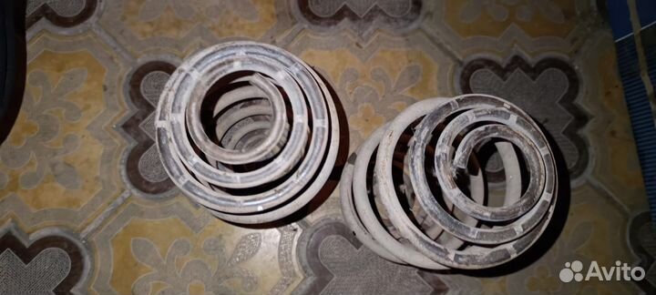 Стойка амортизатора, пружины задние