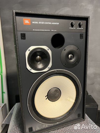 Колонка jbl 4312D одна штука