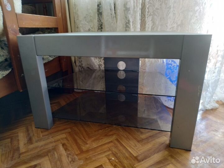 Продается тумба под телевизор