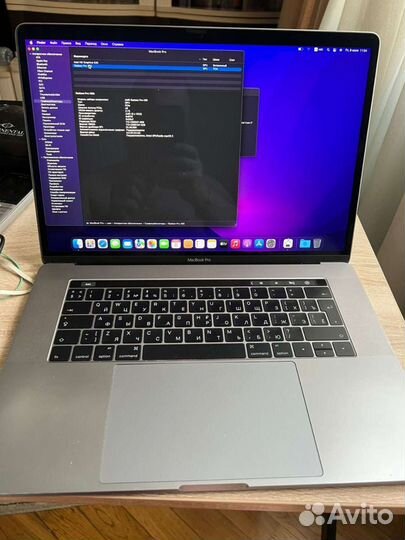 Macbook Pro 15 2016 i7 16gb Touch bar Retina