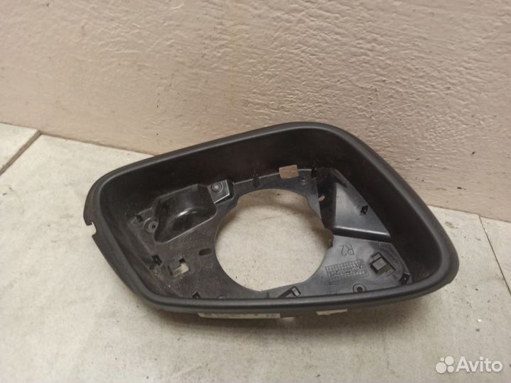 Накладка зеркала правого