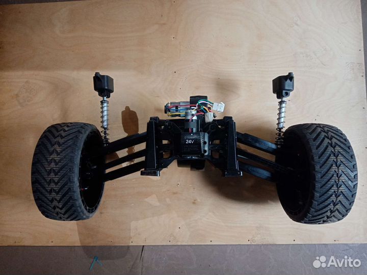 Детский электромобиль джип