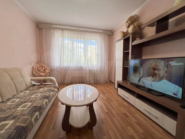 3-к. квартира, 82 м², 4/10 эт.
