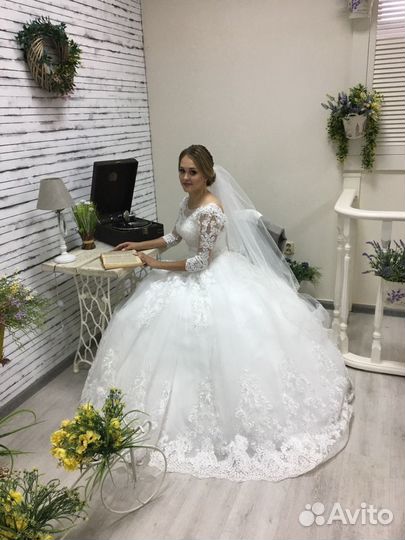 Свадебное платье