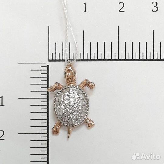 Золотая подвеска с фианитом