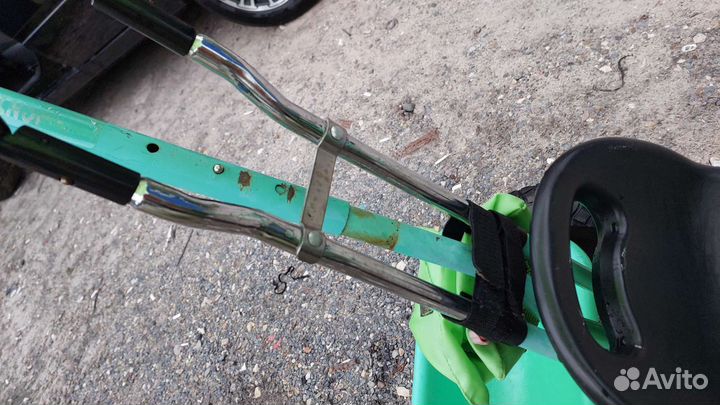 Велосипед детский трех колесный управляемый