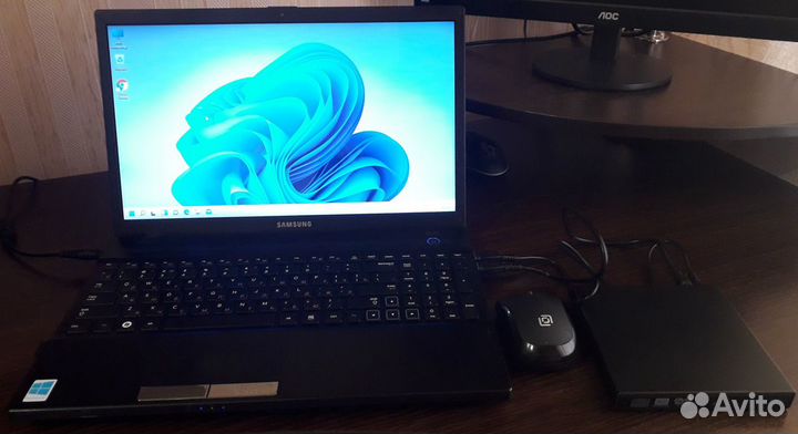 Ноутбук Samsung 305V5A-S05