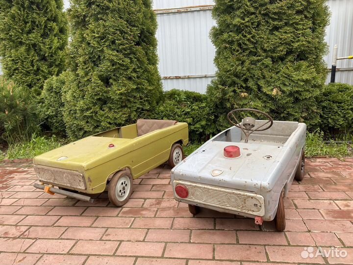 Педальная машинка Львовянка