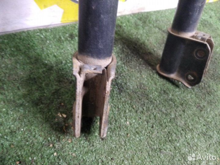 Стойка передняя Renault Sandero хетчбэк K7M 2012