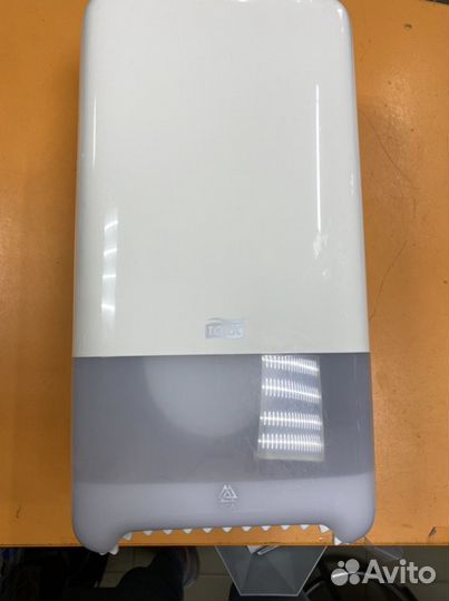 Диспенсер Tork для бумажных полотенец