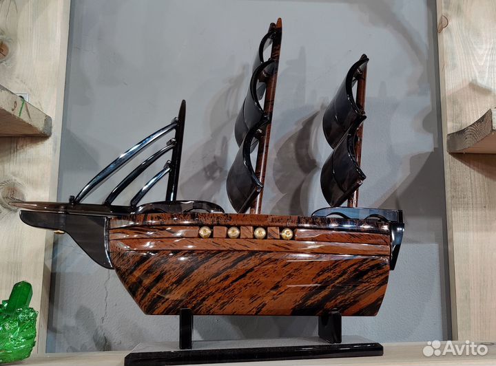 Корабль из обсидиана ручной работы