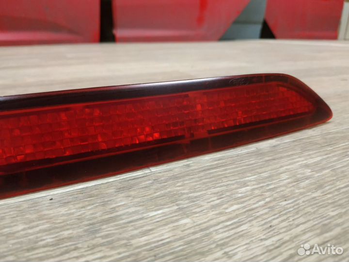 Стоп сигнал двери багажника Ford Mondeo 4 хетчбэк