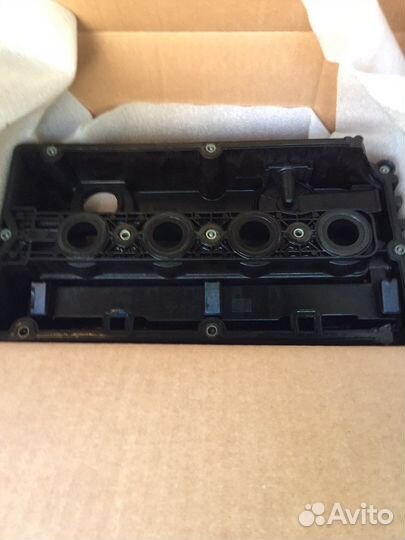 Продам клапанную крышку бу на опель астра j