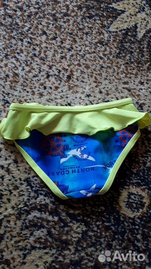 Купальные плавки и сабо для девочки