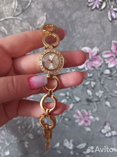 Часы женские новые