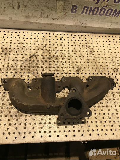 Коллектор выпускной Mercedes-Benz W208