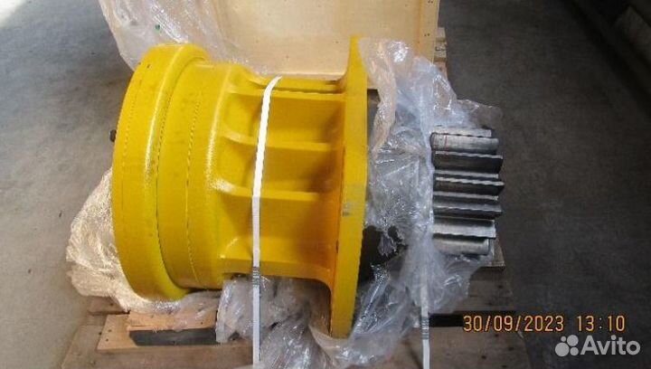 21T-26-00300 PC2000-8 Редуктор поворота