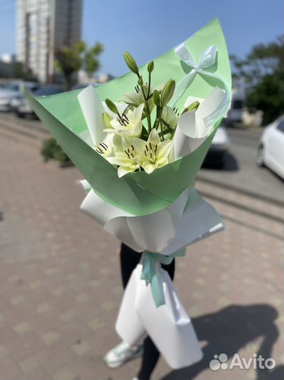 Букеты из лилий, букеты с доставкой