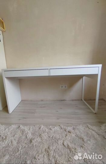 Письменный стол IKEA микке белый