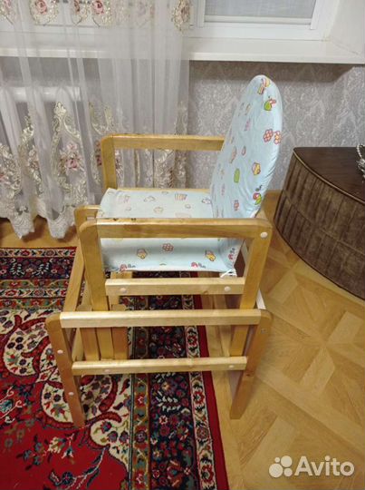 Столик для кормления, натуральное дерево