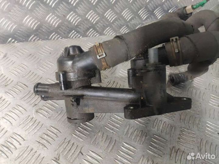 Корпус термостата Volkswagen Golf plus 1 1.4 03C121121D