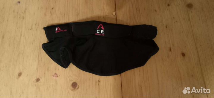 Хоккейная форма нагрудник, шорты, защита шеи