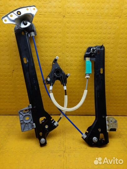 Стеклоподъемник задний левый Mercedes-Benz