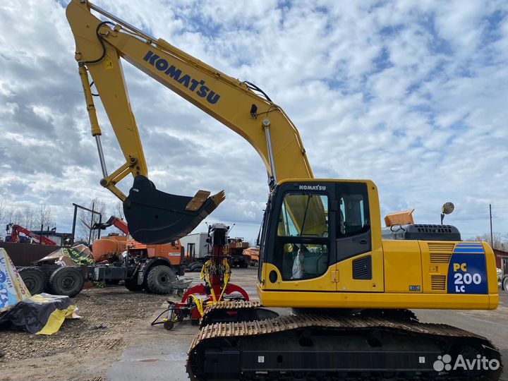 Гусеничный экскаватор Komatsu PC200LC-8MO, 2017