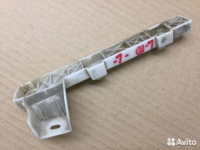 Направляющая бампера Митсубиси Лансер (CX, CY)