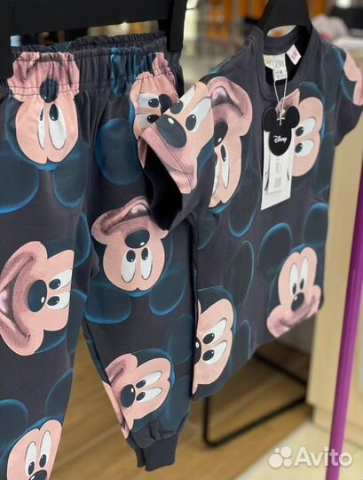 Костюм детский с футболкой новый, 5-6 лет