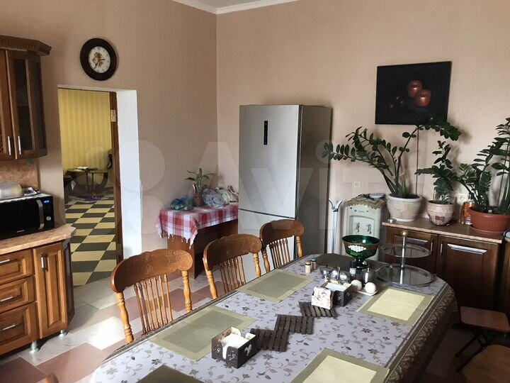 Дом 198 м² на участке 6 сот.