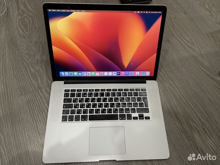 MacBook Pro 15 2015, 16/512, i72.5, видеокарта AMD