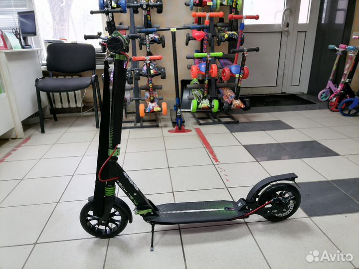 Самокат с дисковым тормозом