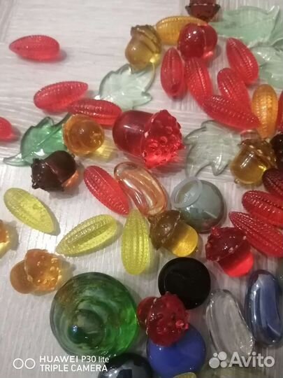 Камушки стеклянные и пластиковые