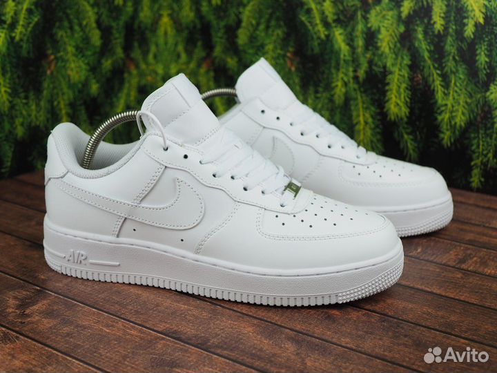 Кроссовки женские Nike Air Force 1'07, Lux