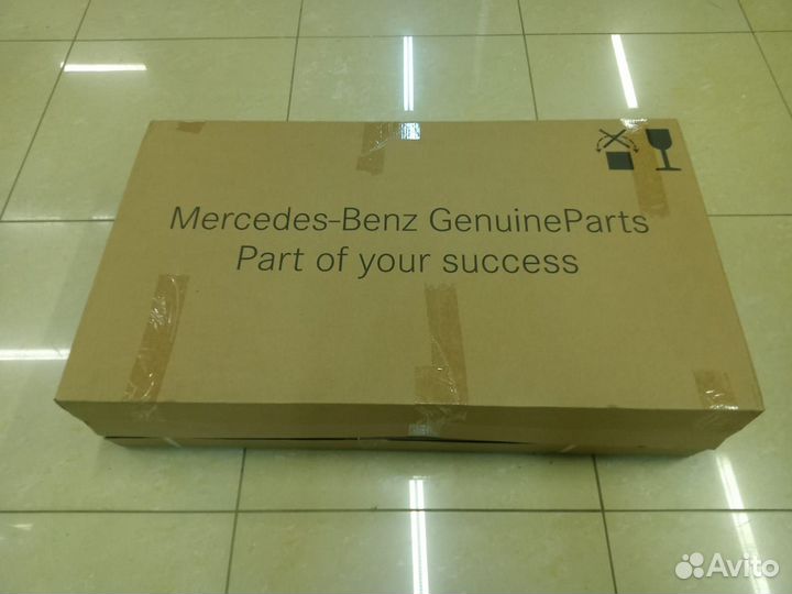 Радиатор кондиционера A0995000454 новый