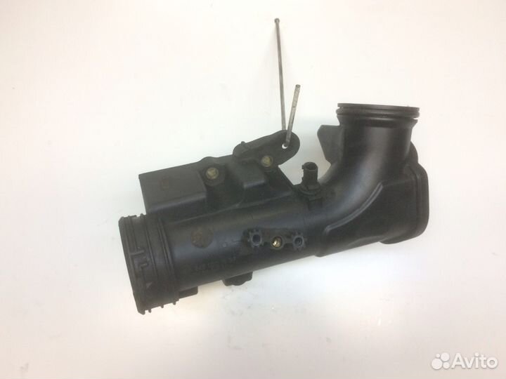 Патрубок Мерседес вито 639 охлаждения турбины